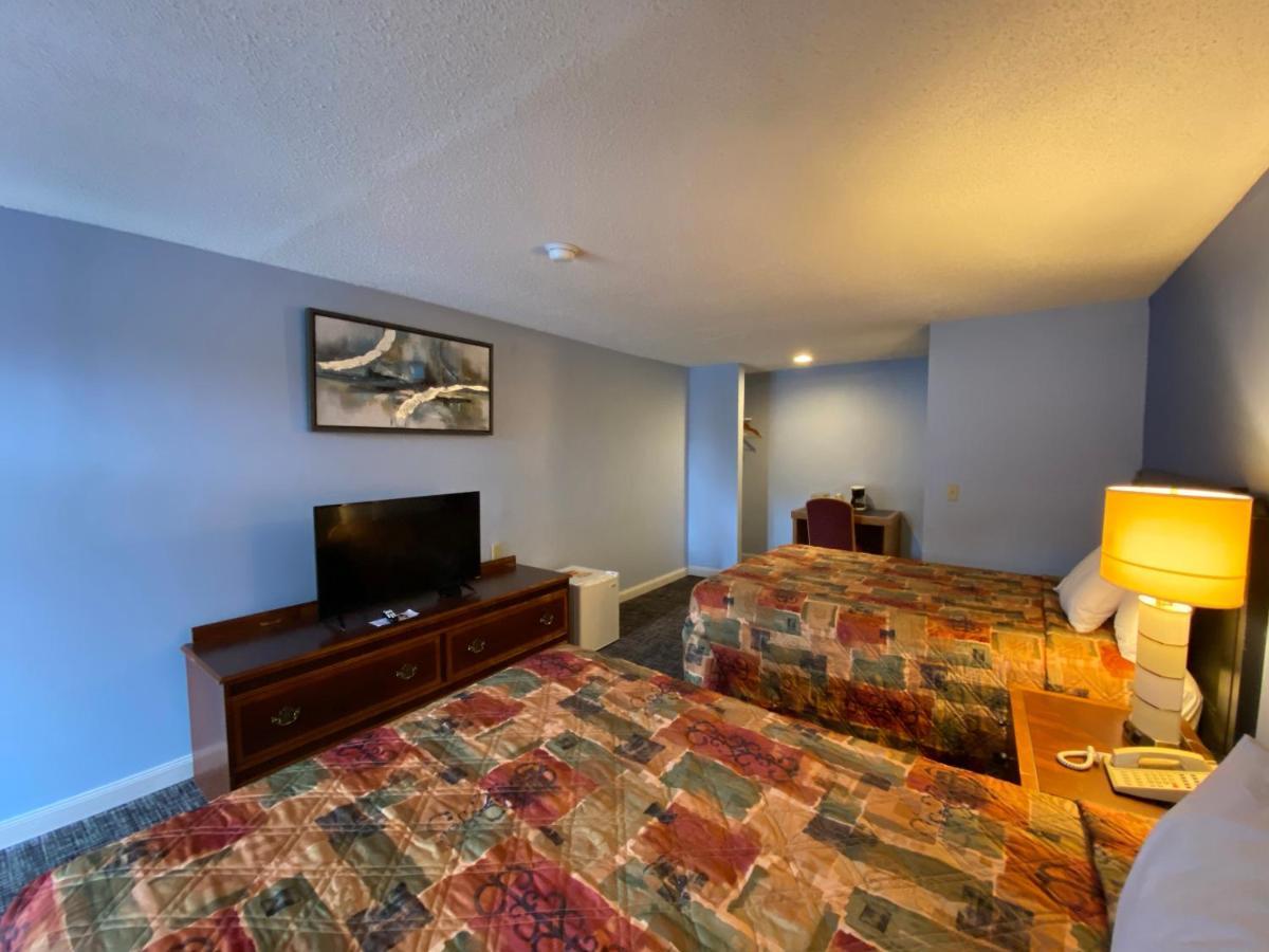 Economy 682 Main St Motel