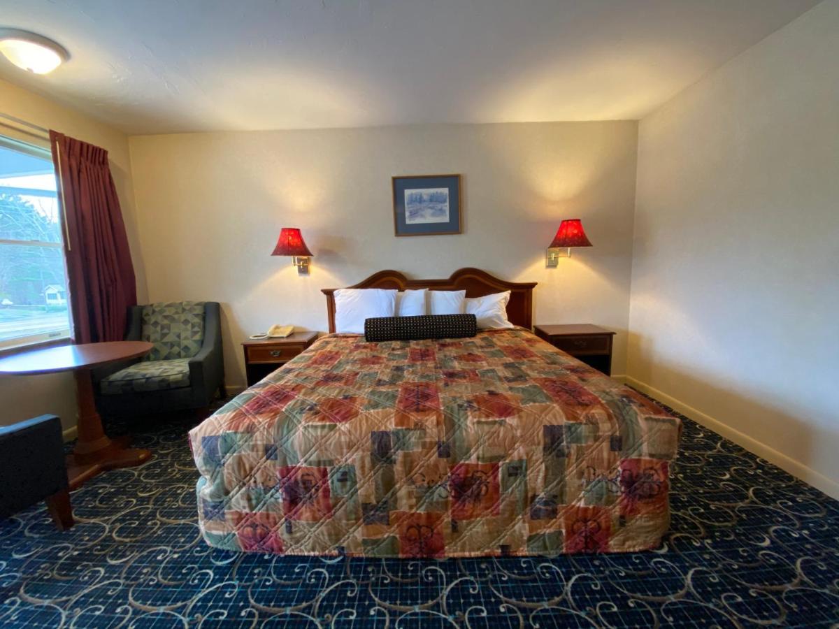 Economy 682 Main St 3* Sturbridge